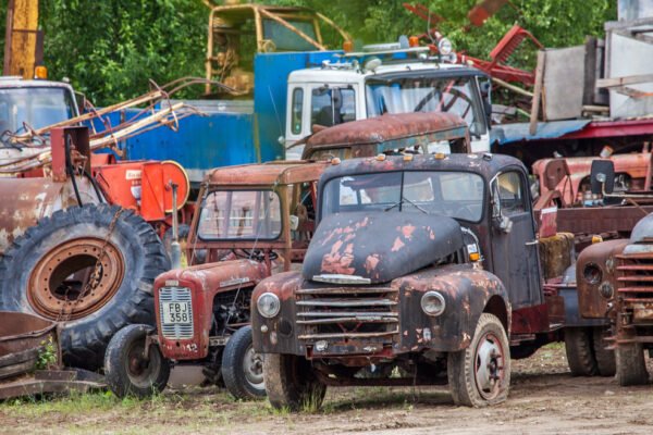 Vehicle Scrappage Policy: पुरानी गाड़ी स्क्रैप करने पर मिलेगा बड़ा फायदा, नई बस-ट्रक खरीदने पर 8% तक छूट